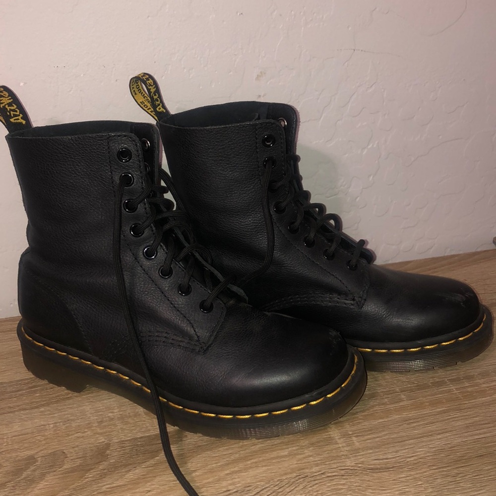 1460 Pascal Virginia Leather Dr. Martens